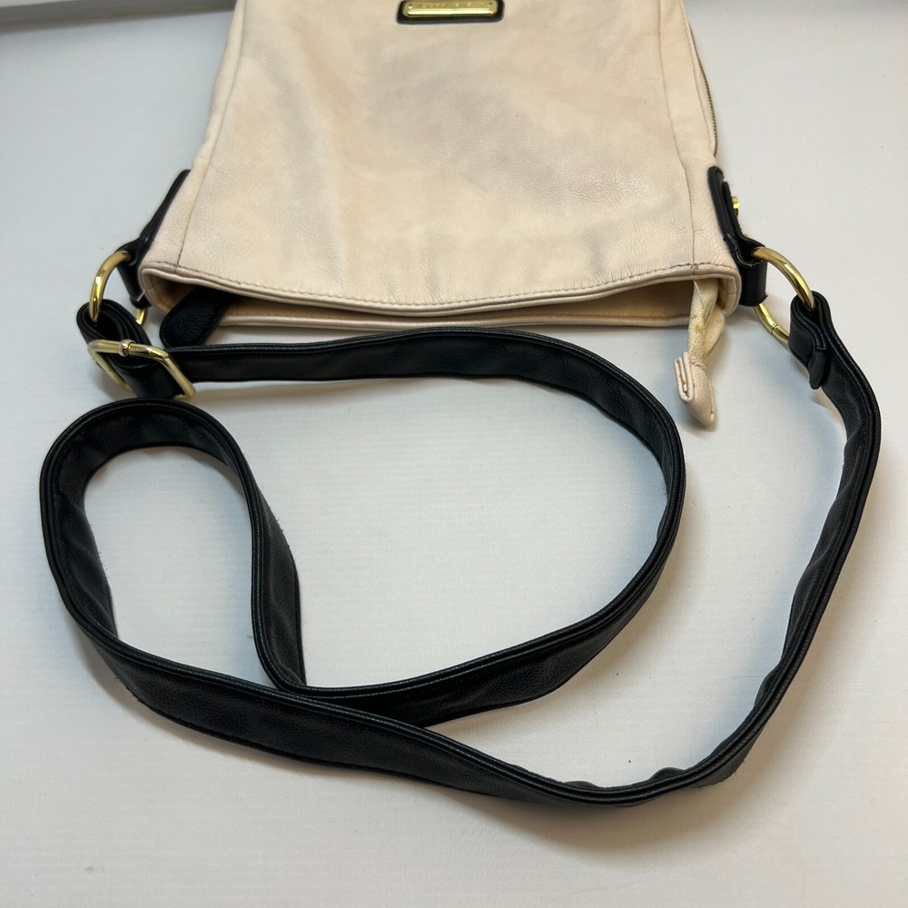 Steve Madden Crossbody Cream Black Faux Leather Handbag Purse‎ Zip Pockets - Picture 9 of 16